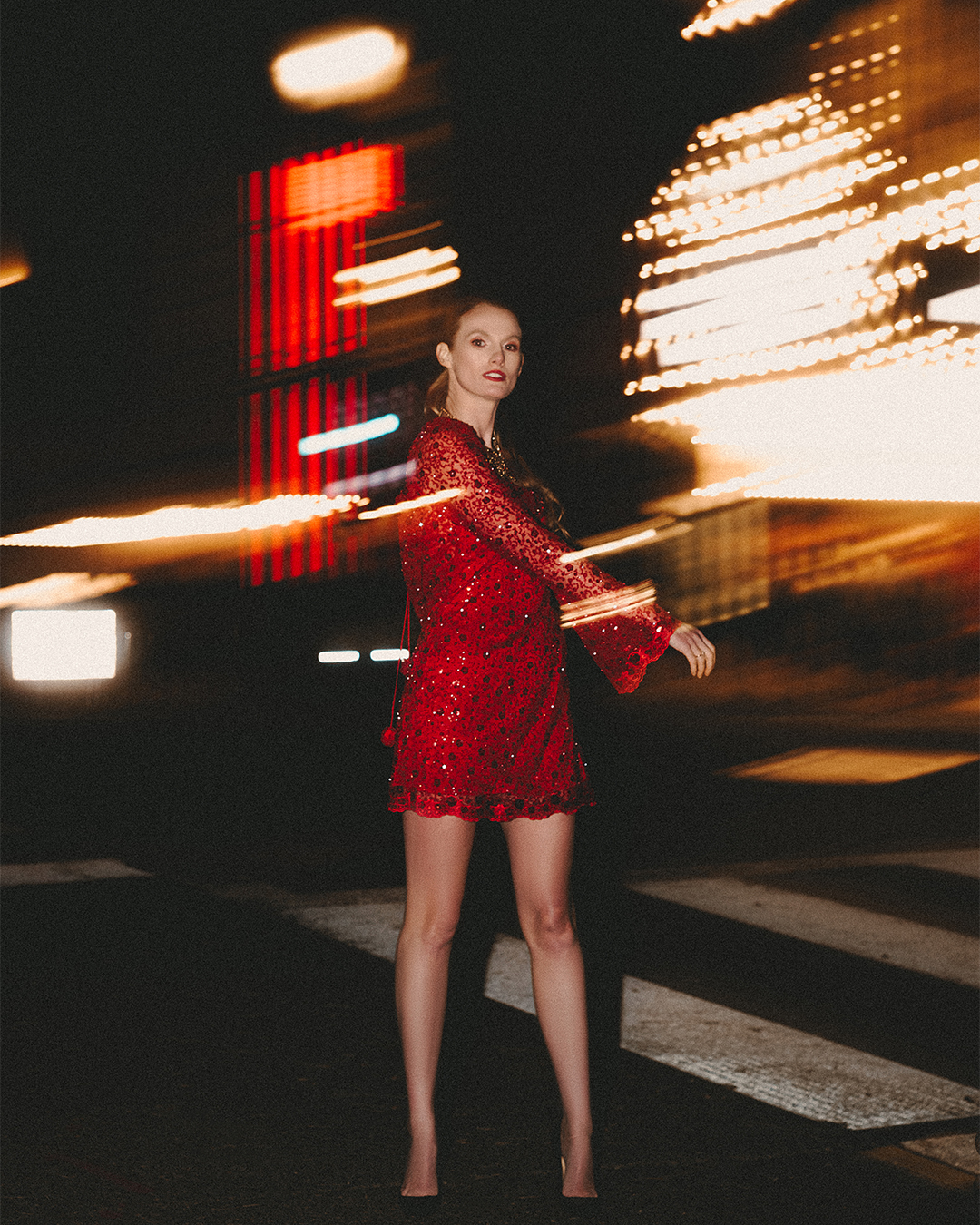Old Hollywood Glamour: A Story of a Fashion-Forward Premiere Night — photograph 10 of 20